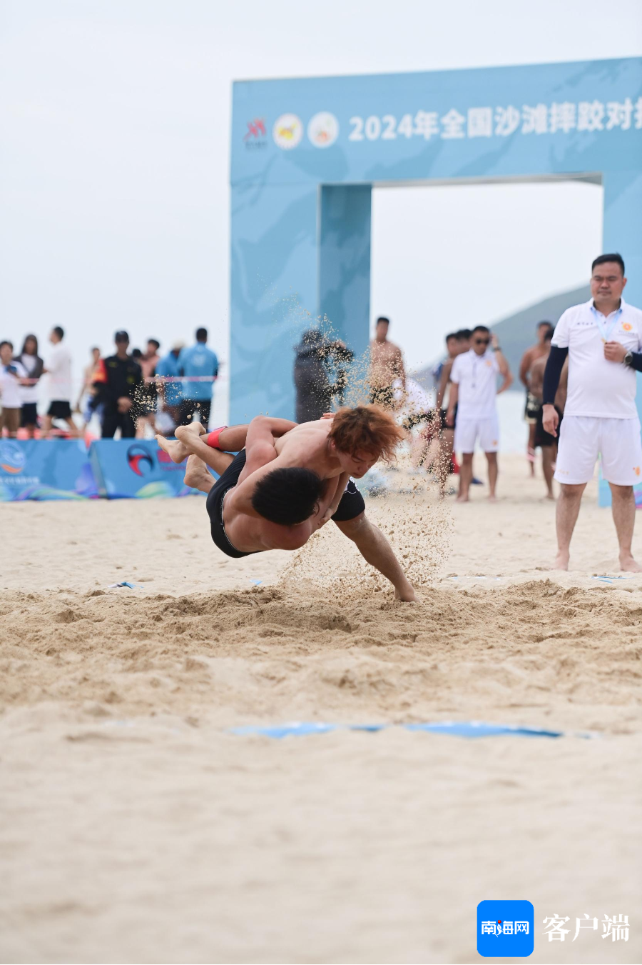 赛场上不断涌现的精彩瞬间令人惊叹
