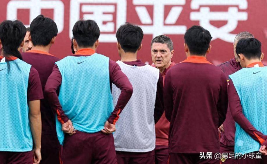 关于联赛暂停，球员集中备战国际比赛！的信息