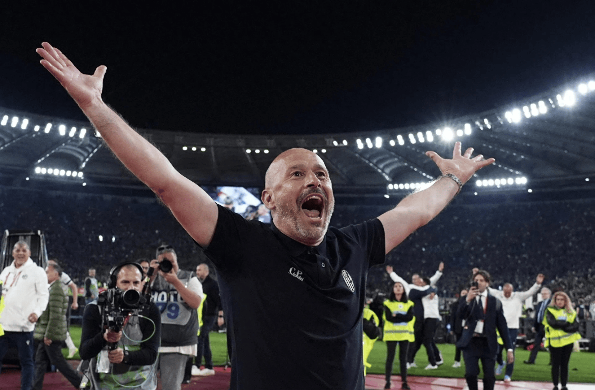 包含博洛尼亚连胜，冲击联赛前四的词条