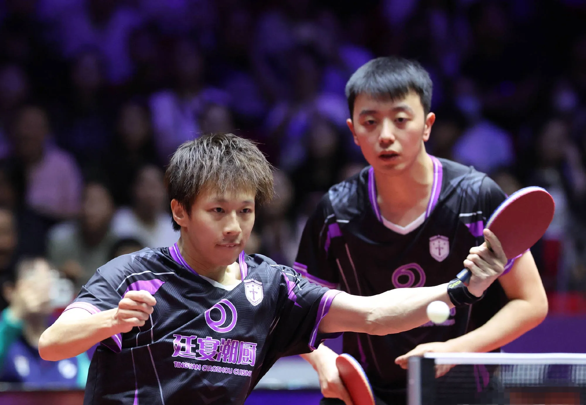 奥地利队碾压瑞典队，林高远点燃赛场