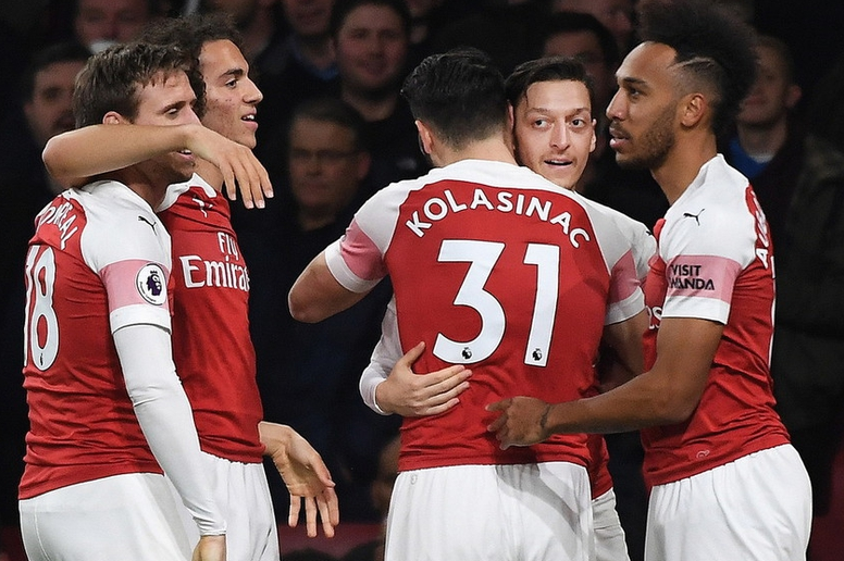 荷兰鏖战希腊，阿圭罗状态火热