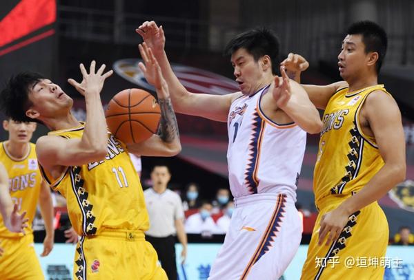 雄鹿绝杀福建队，胡金秋惊艳四座