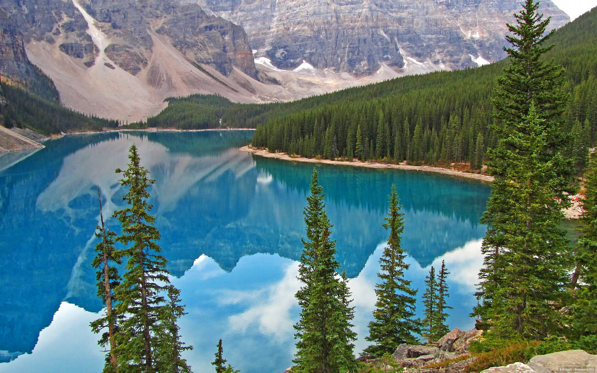 天神下凡!浓眉狂砍40+20统治禁区,掘金窒息防守击落太阳迎西部巅峰对决