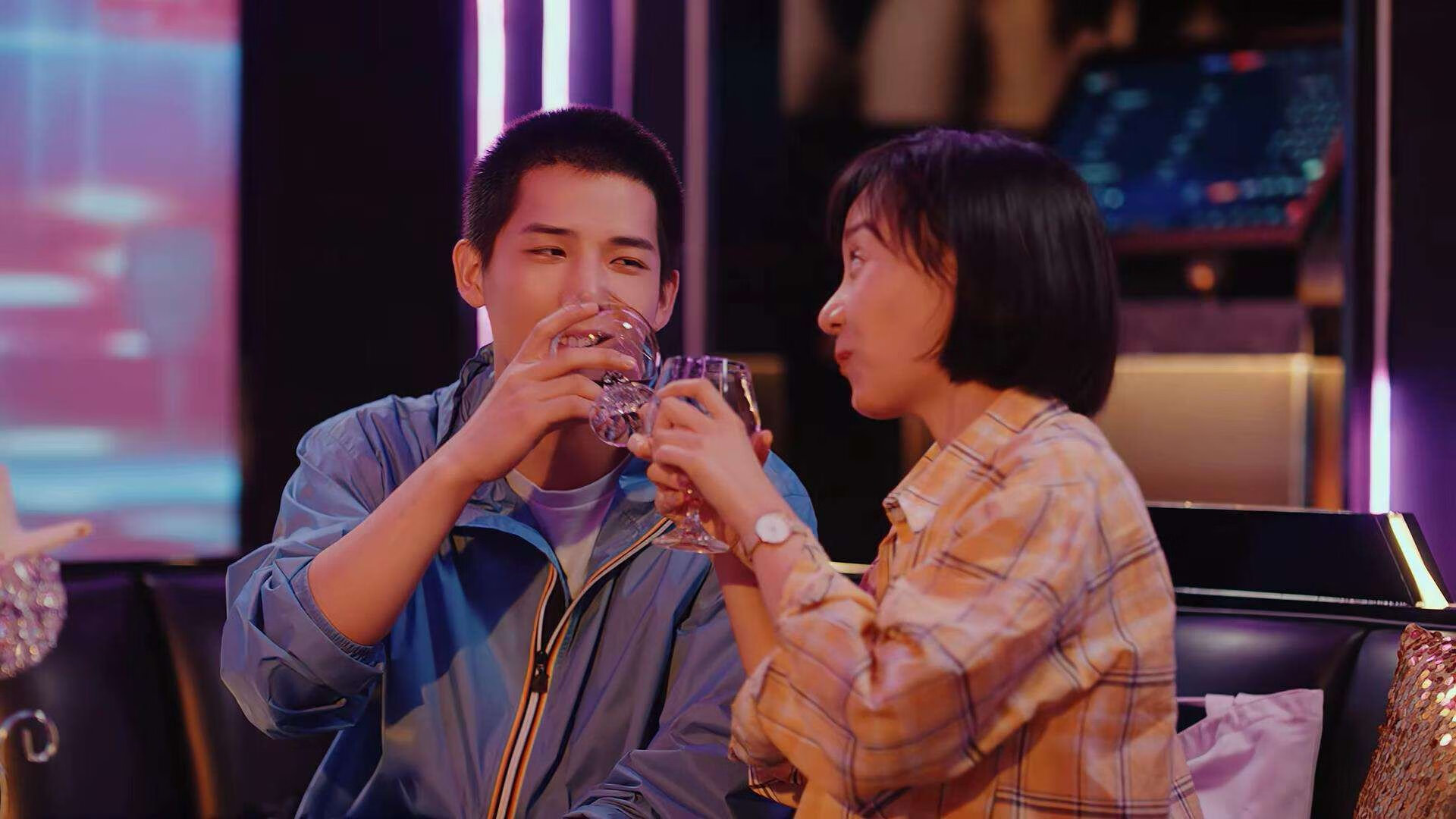 戈贝尔进攻端化身无敌巨塔,掘金横扫广厦强势晋级国际赛场